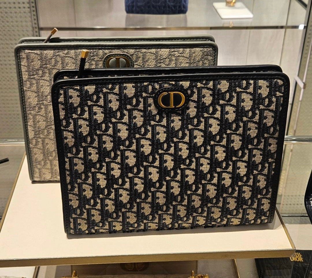 Dior 30 Montaigne Dea Pouch