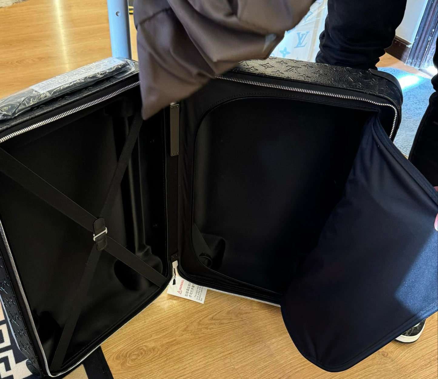 Louis Vuitton Horizon luggage