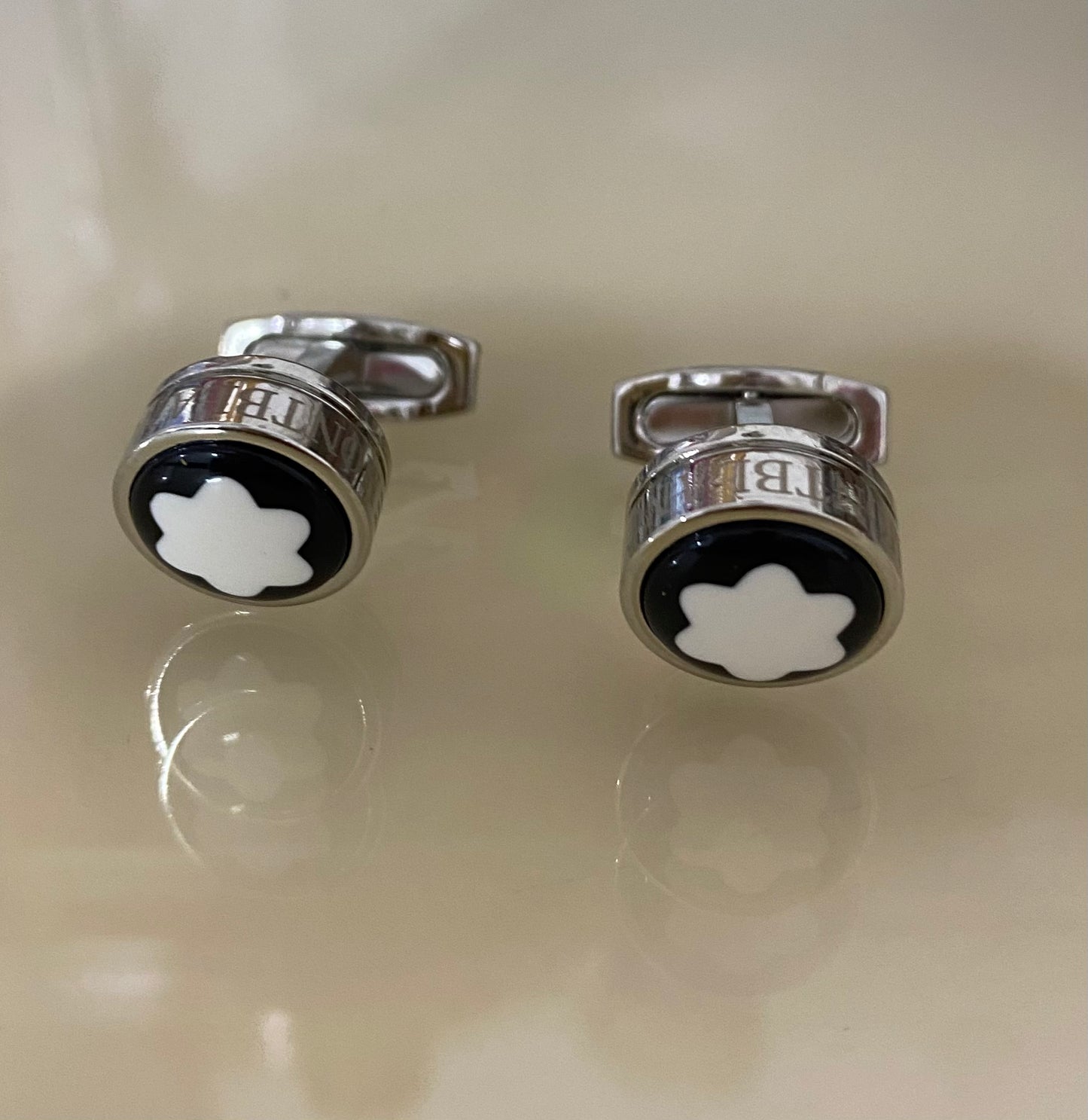 Montblanc cufflinks Snow Cap