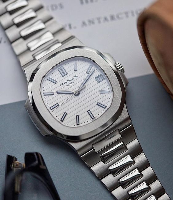 Patek Philippe Nautilus 5711/1A Silver