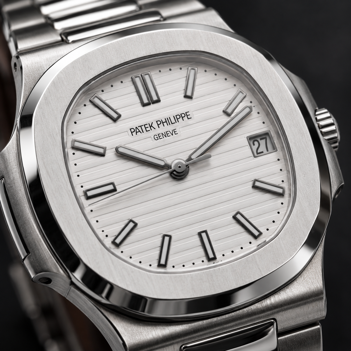 Patek Philippe Nautilus 5711/1A Silver .