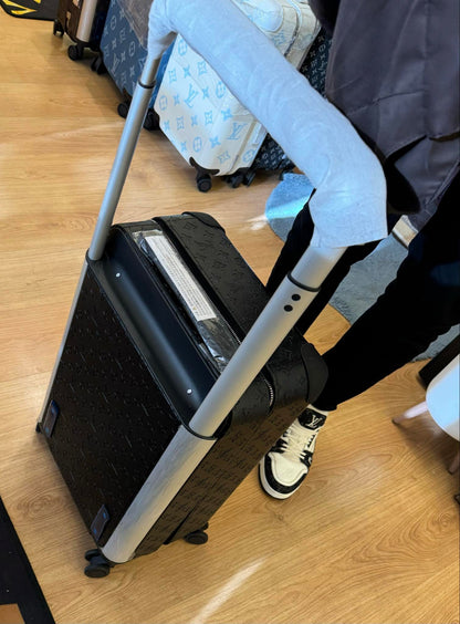 Louis Vuitton Horizon luggage
