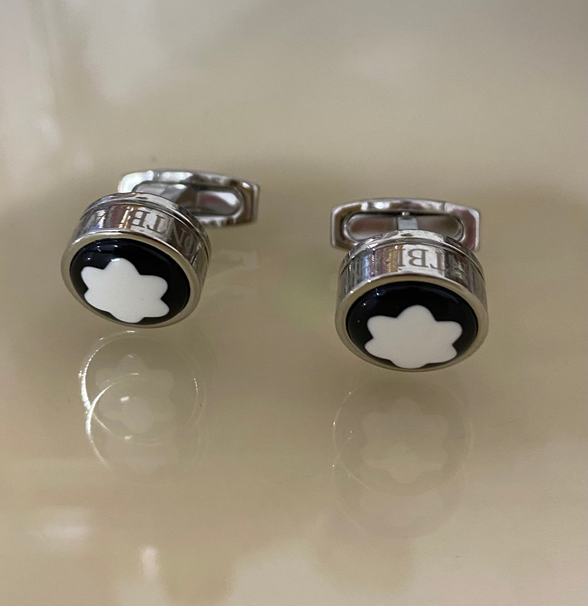 Montblanc cufflinks Snow Cap