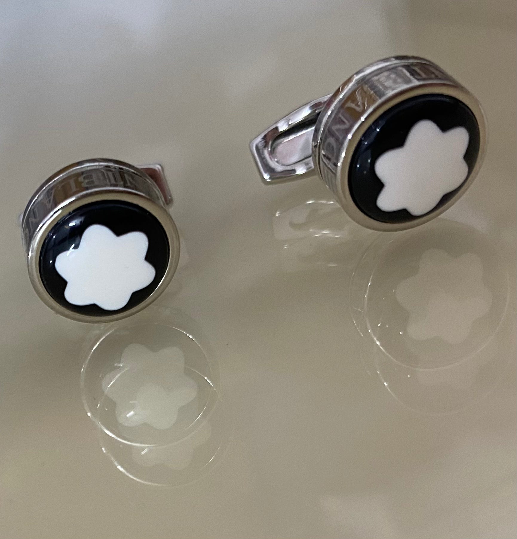 Montblanc cufflinks Snow Cap