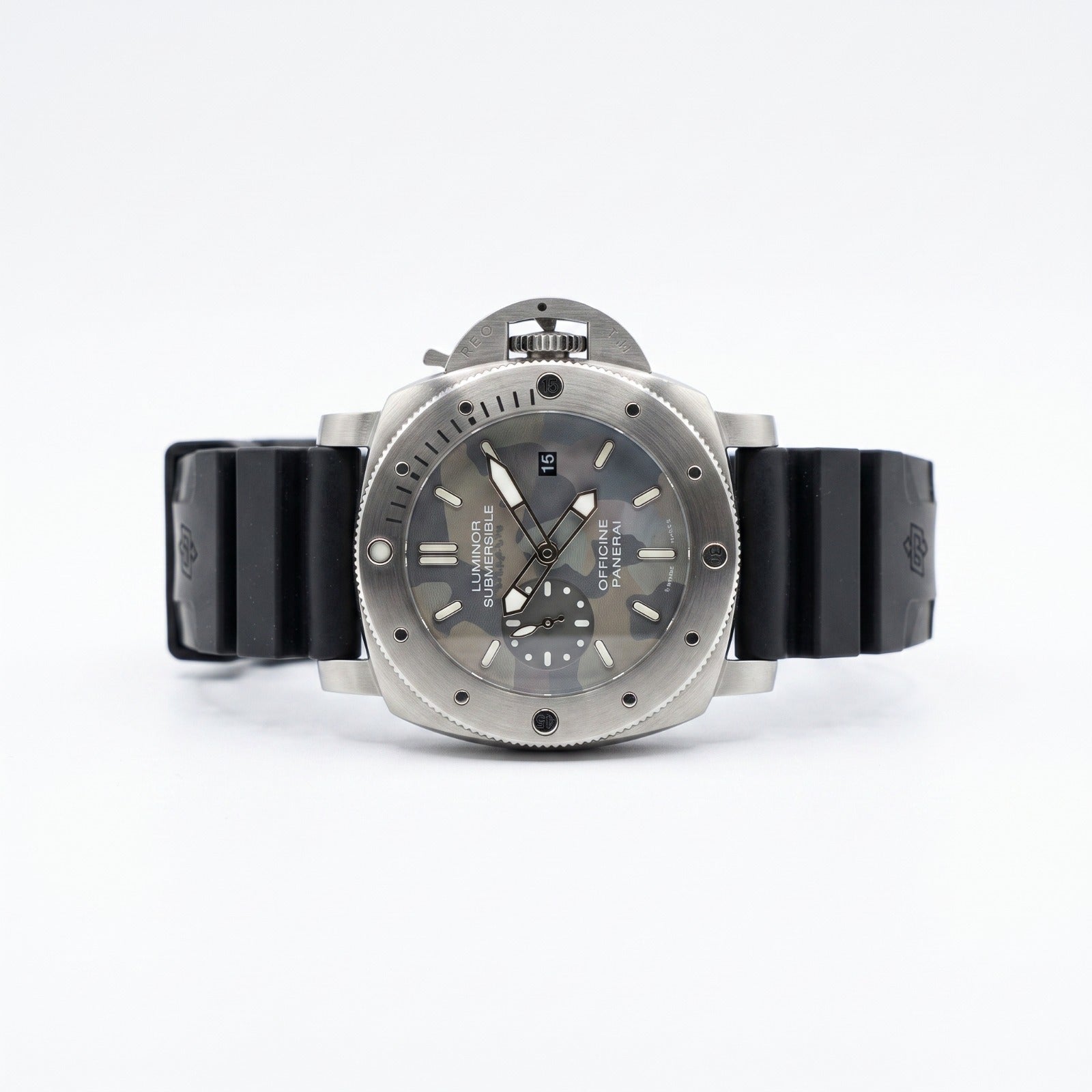 Panerai Luminor Submersible